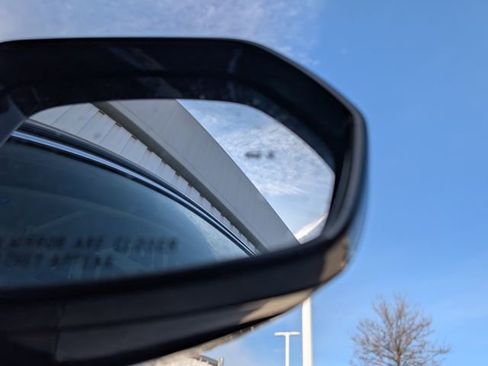 Used 2017 Cadillac XT5 Luxury image 19