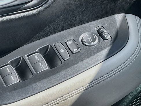 Used 2024 Honda HR-V EX-L image 17