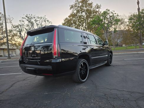 Used 2015 Cadillac Escalade ESV Luxury AWD/4WD image 10