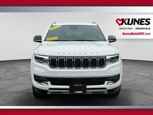 Used 2024 Jeep Wagoneer L Series II w/ Flexible Seating Group AWD/4WD image 4