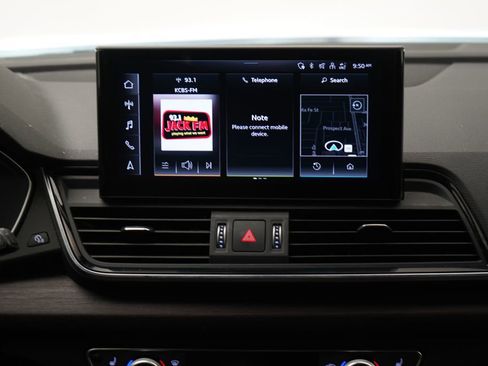 Used 2023 Audi Q5 2.0T Premium Plus w/ Premium Plus Package AWD/4WD image 11
