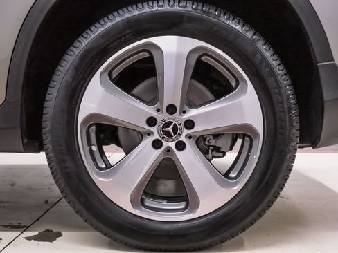 Used 2021 Mercedes-Benz GLC 300 image 37