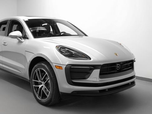New 2026 Porsche Macan image 9
