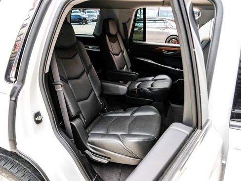 Used 2020 Cadillac Escalade Base image 33