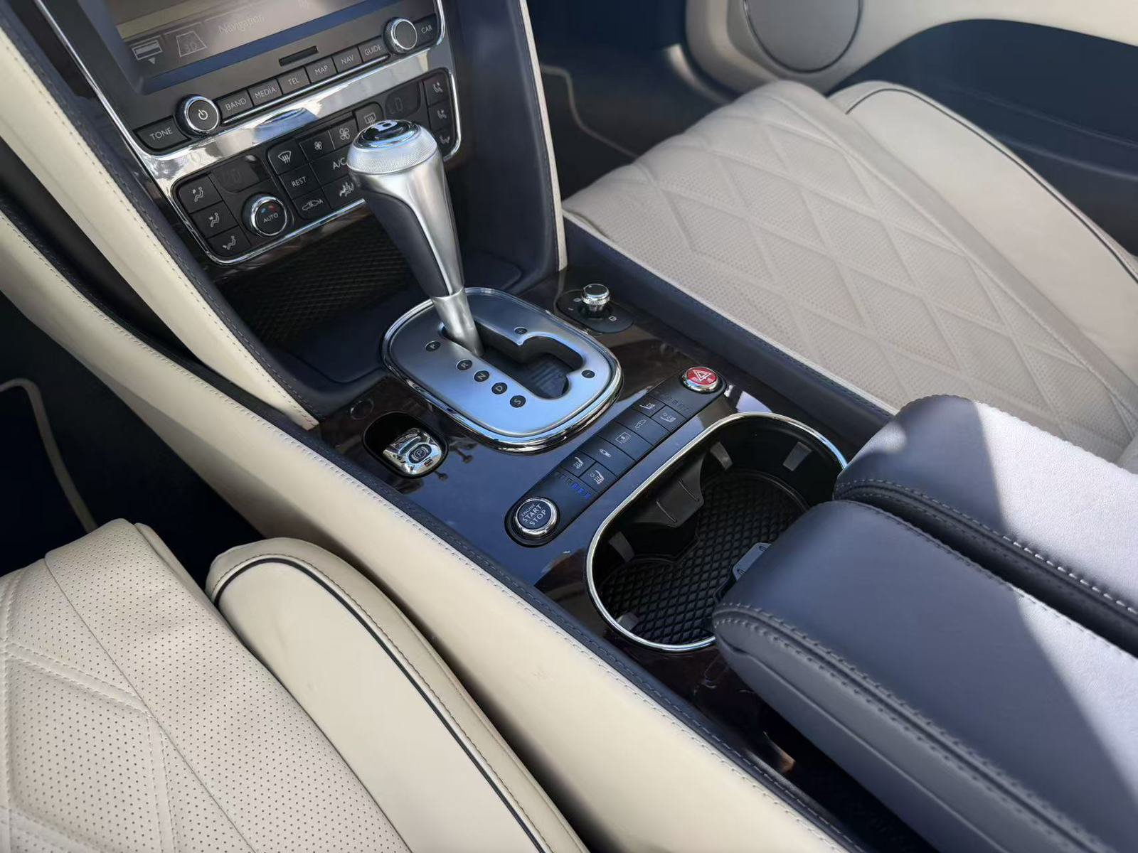 Used 2014 Bentley Flying Spur W12 AWD/4WD image 16