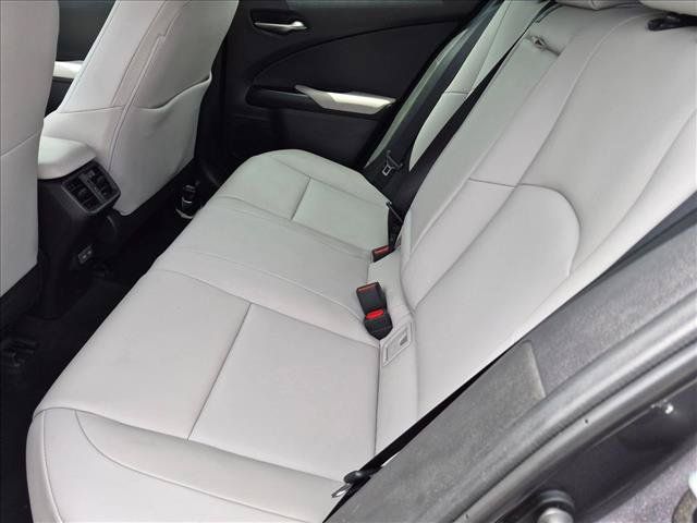 Used 2024 Lexus UX 250h F Sport FWD image 18