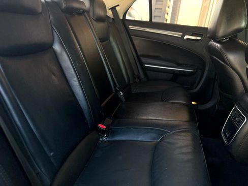 Used 2018 Chrysler 300 Touring L image 14