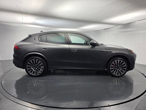 Used 2023 Maserati Grecale Modena AWD/4WD image 3