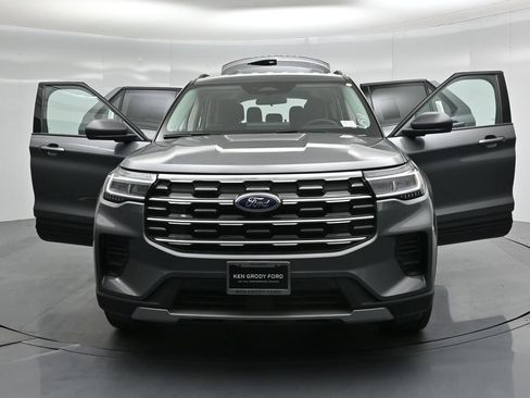 New 2026 Ford Explorer Active RWD image 30