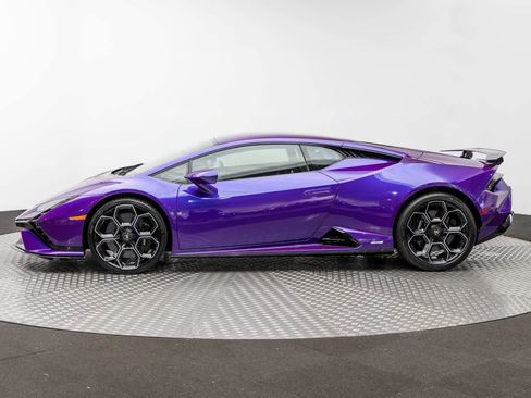 Used 2024 Lamborghini Huracan Tecnica RWD image 3
