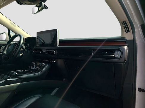 Used 2021 Lincoln Nautilus Reserve w/ Equipment Group 201A image 37