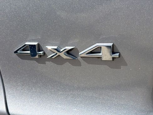 Used 2020 Jeep Cherokee Latitude Plus image 11