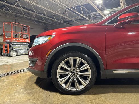 Used 2016 Lincoln MKX Reserve w/ Luxury Package image 19