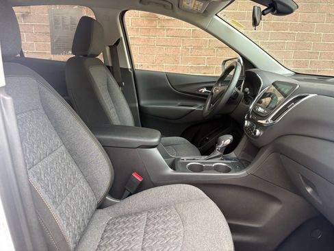 Used 2024 Chevrolet Equinox LT AWD/4WD image 27