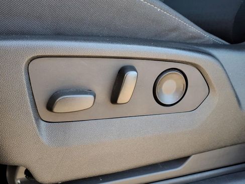 Used 2022 Chevrolet Silverado 1500 Custom Trail Boss w/ Midnight Edition image 5