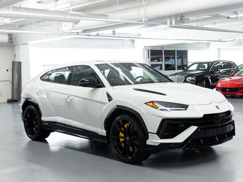 Used 2024 Lamborghini Urus S AWD/4WD image 9