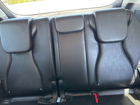 Used 2026 Kia Carnival FWD image 30