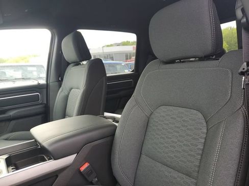 New 2026 RAM 1500 4x4 Crew Cab image 12