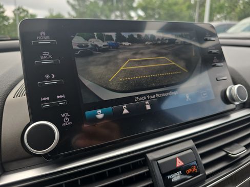 Used 2018 Honda Accord Touring image 21