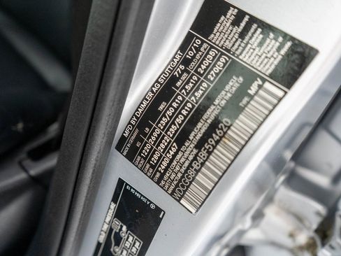 Used 2011 Mercedes-Benz GLK 350 4MATIC image 35