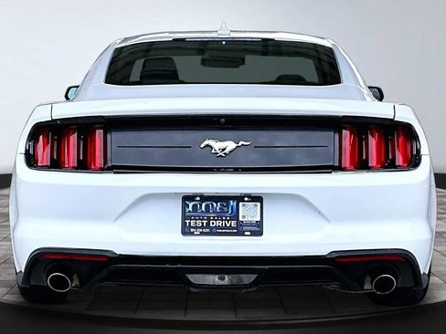 Used 2022 Ford Mustang Coupe RWD image 5