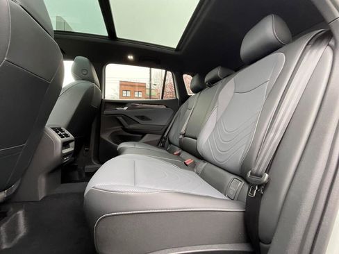 New 2026 Volkswagen Tiguan SE R-Line image 12