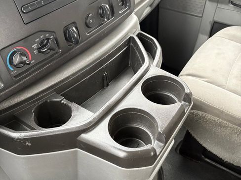 Used 2014 Ford E-250 and Econoline 250 w/ Power Group image 21