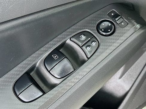 Used 2024 Nissan Altima 2.5 SV FWD image 18