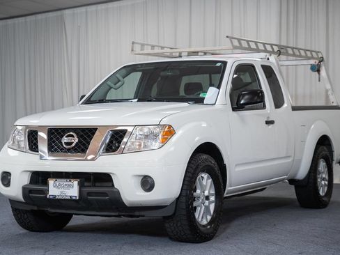 Used 2021 Nissan Frontier SV RWD image 3