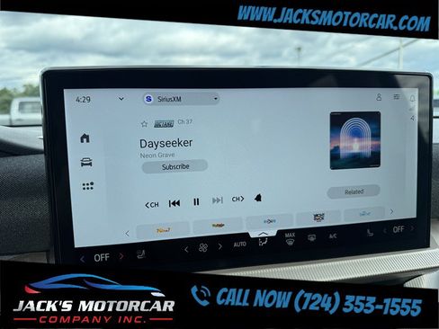 Used 2025 Ford Explorer Active w/ Active Comfort Package AWD/4WD image 17