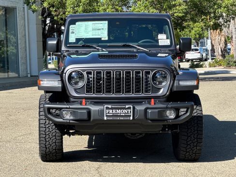 New 2025 Jeep Gladiator Mojave image 8
