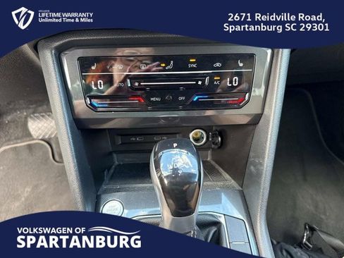 Used 2023 Volkswagen Tiguan SE image 31