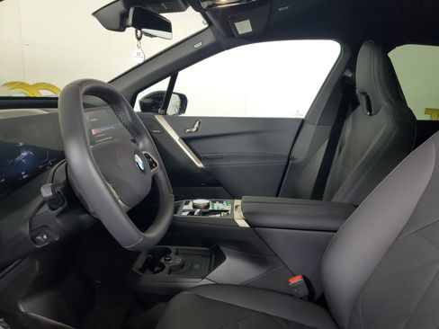New 2026 BMW iX xDrive45 image 9