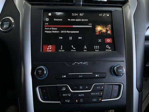 Used 2019 Ford Fusion SE image 35