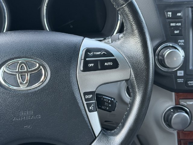 Used 2012 Toyota Highlander Limited w/ Tow Pkg FWD image 16