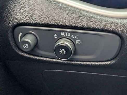 Used 2022 Chevrolet Malibu LT image 33