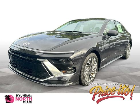 Used 2025 Hyundai Sonata SEL FWD image 1