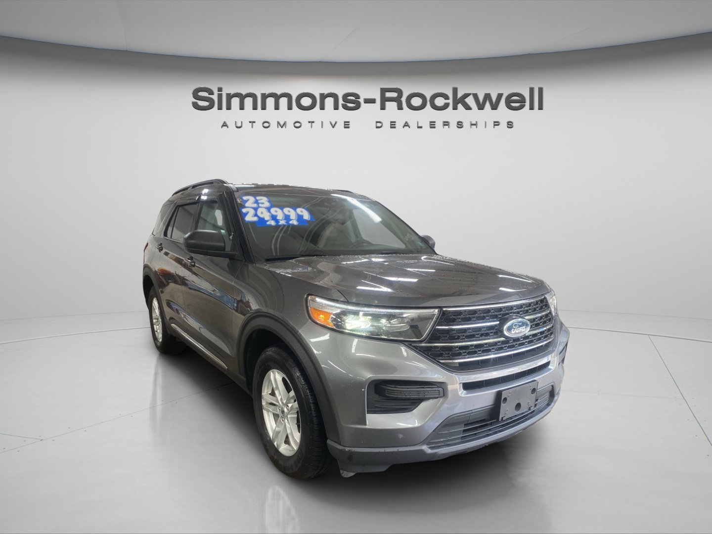 Used 2023 Ford Explorer XLT AWD/4WD image 7