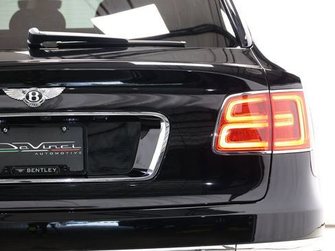 Used 2018 Bentley Bentayga AWD/4WD image 74