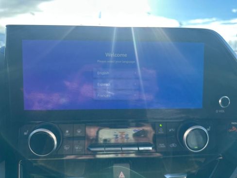 Used 2023 Toyota Highlander XLE image 19