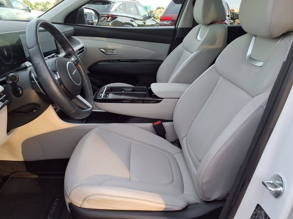 Used 2025 Hyundai Tucson Limited AWD/4WD image 28
