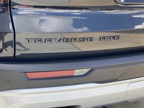 Used 2024 Chevrolet Traverse Z71 w/ Enhanced Driving Package image 9