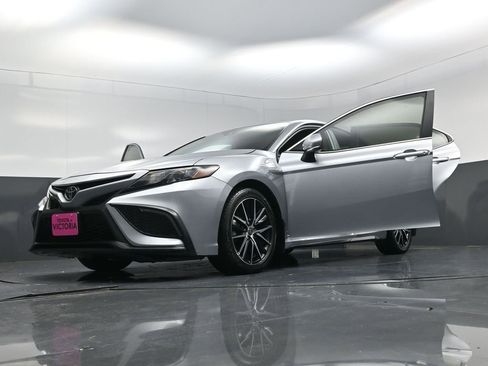 Used 2024 Toyota Camry SE FWD image 26