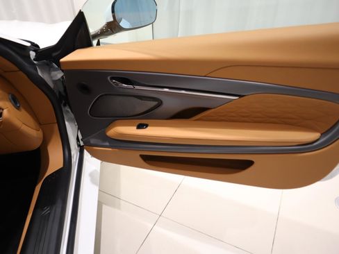 Used 2024 Aston Martin DB12 Coupe RWD image 11