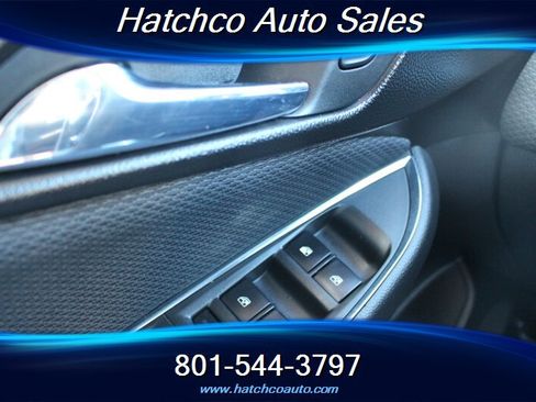 Used 2018 Chevrolet Cruze LT w/ Convenience Package FWD image 15