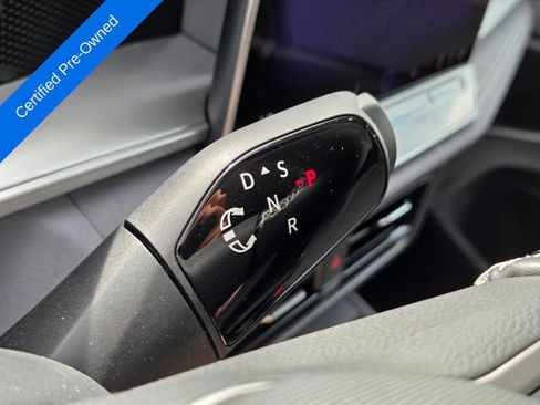 Certified 2025 Volkswagen Tiguan SE FWD image 22