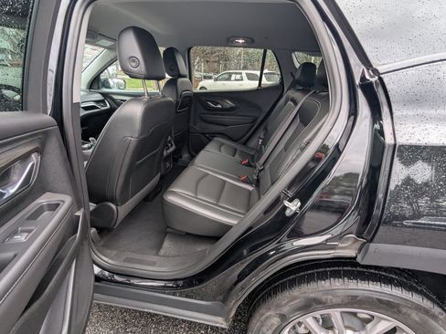 Used 2023 GMC Terrain SLT image 11