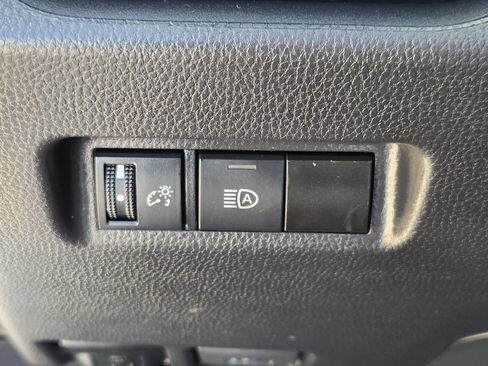 Used 2025 Toyota RAV4 XLE FWD image 25