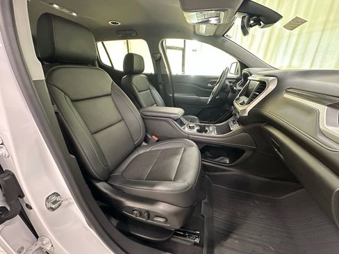 Certified 2023 GMC Acadia SLT w/ Preferred Package image 18