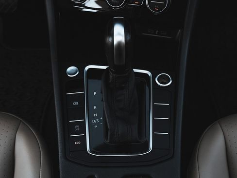 Used 2020 Volkswagen Jetta SE image 22